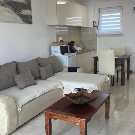 Apartment Rest House Apartman Nyiregyhaza