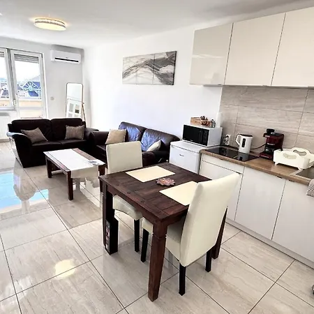 Rest House Apartman