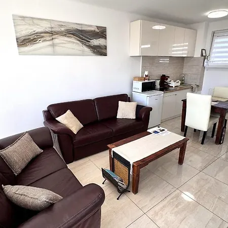 Lejlighed Rest House Apartman Nyíregyháza